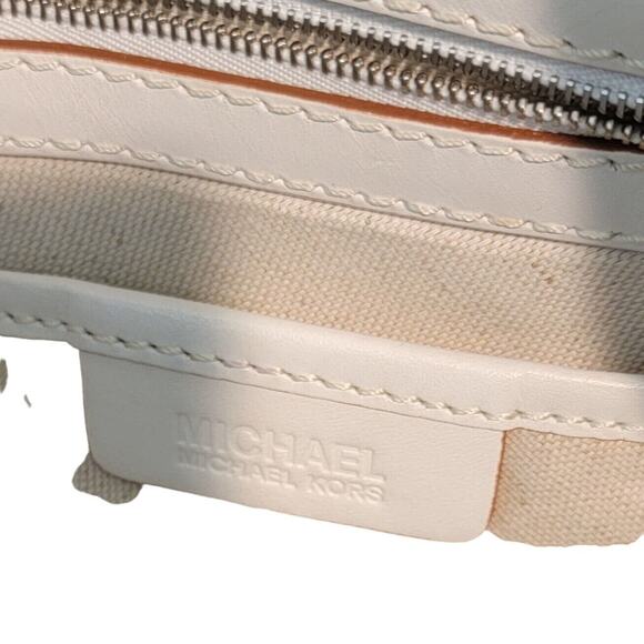 RARE MICHAEL KORS Duffle Handbag Leather Ivory Satchel Silver Stud Medium - Picture 4 of 15